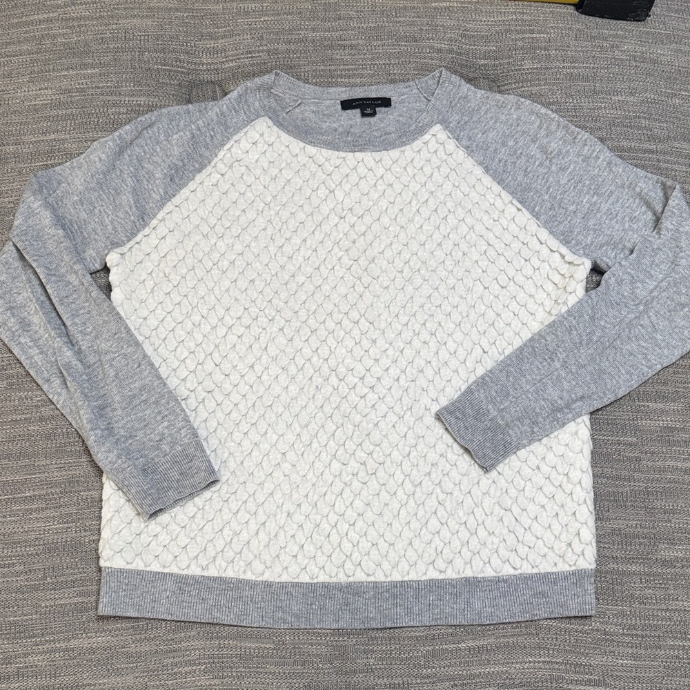 Ann Taylor Gray Textured Knit Sweater